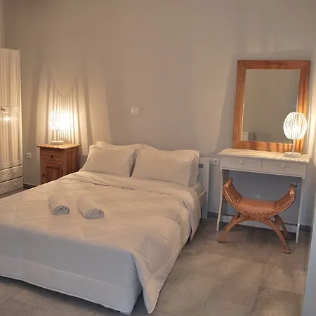 Ippokampos Beachfront Apartment Naxos City