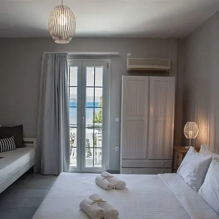 Ippokampos Beachfront Hotell